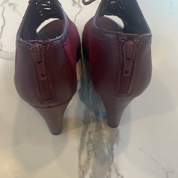 Bella Vita Burgundy Suede Peep toe,lace up,chunky heel,zipper closure,7 1/2, - Picture 6 of 16
